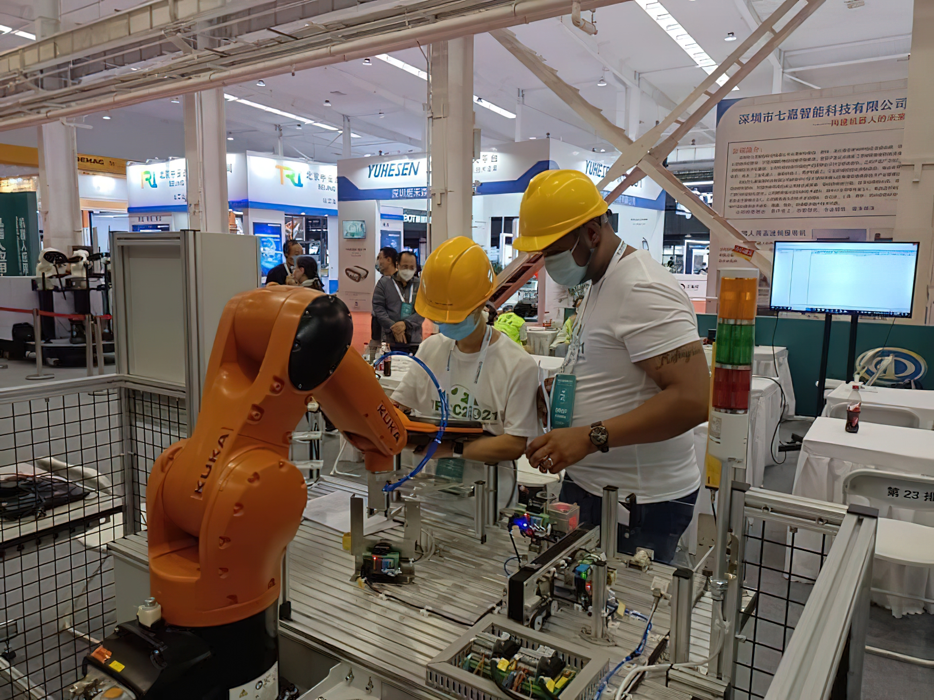 Ethiopian win Medals at the Beijing international robot competition